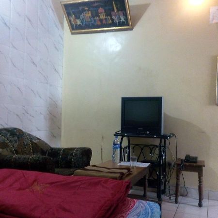 Hotel Om Palace - Couple Friendly & Local Id Accepted Divisione di Divisione di Jaipur Esterno foto