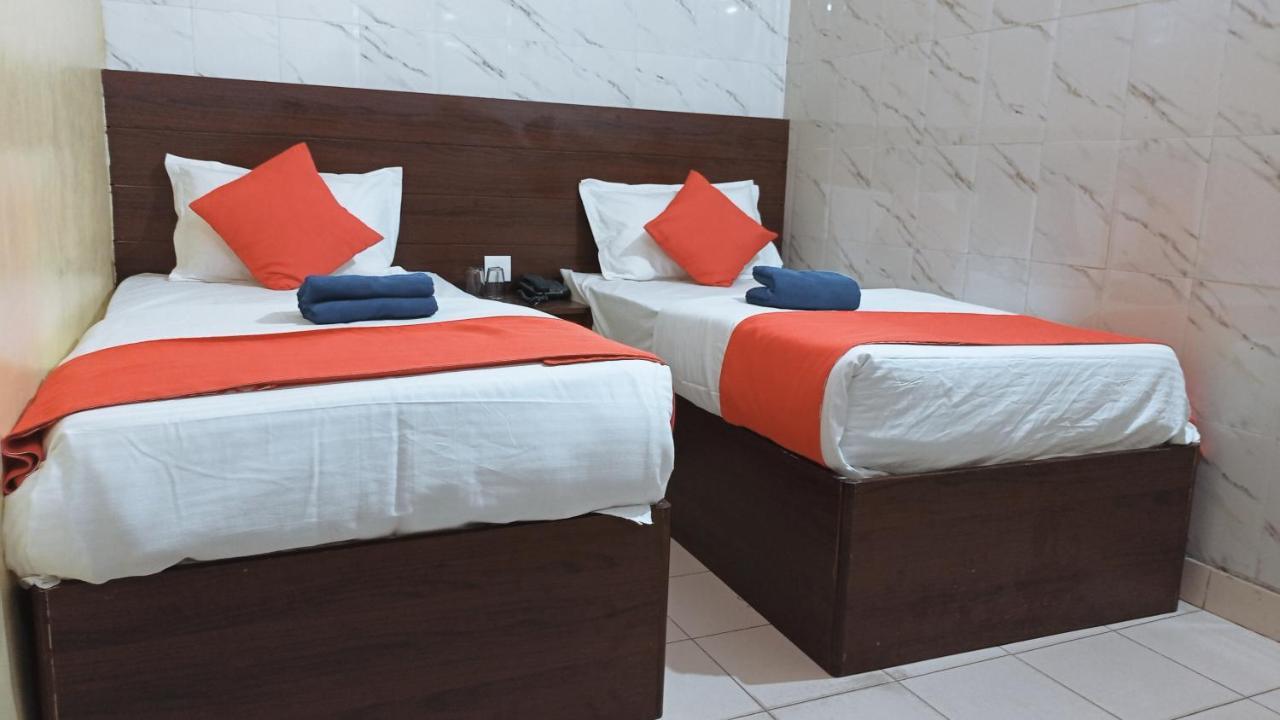 Hotel Om Palace - Couple Friendly & Local Id Accepted Divisione di Divisione di Jaipur Esterno foto