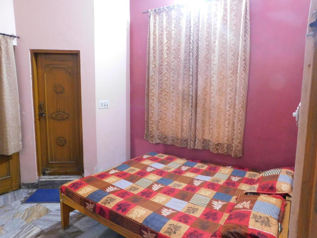 Hotel Om Palace - Couple Friendly & Local Id Accepted Divisione di Divisione di Jaipur Esterno foto