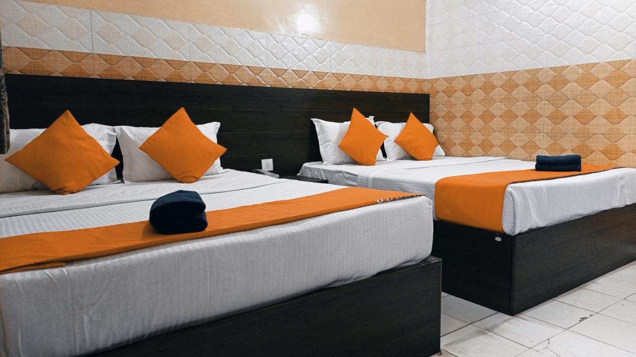 Hotel Om Palace - Couple Friendly & Local Id Accepted Divisione di Divisione di Jaipur Esterno foto