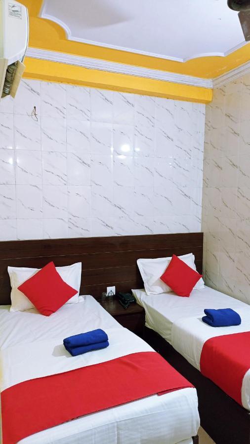Hotel Om Palace - Couple Friendly & Local Id Accepted Divisione di Divisione di Jaipur Esterno foto