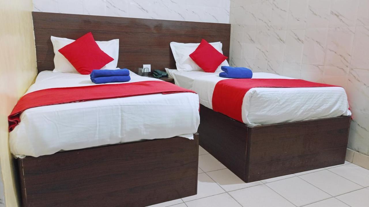 Hotel Om Palace - Couple Friendly & Local Id Accepted Divisione di Divisione di Jaipur Esterno foto