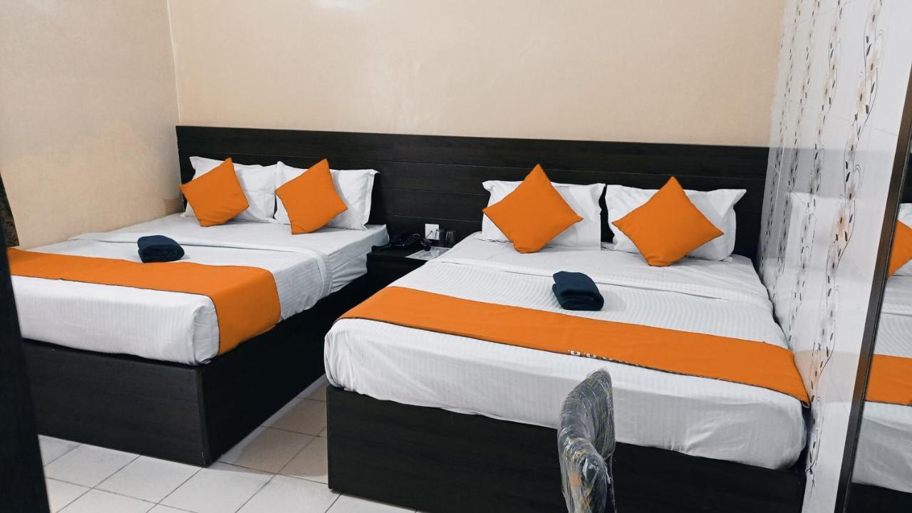 Hotel Om Palace - Couple Friendly & Local Id Accepted Divisione di Divisione di Jaipur Esterno foto