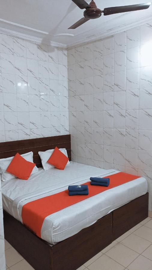 Hotel Om Palace - Couple Friendly & Local Id Accepted Divisione di Divisione di Jaipur Esterno foto