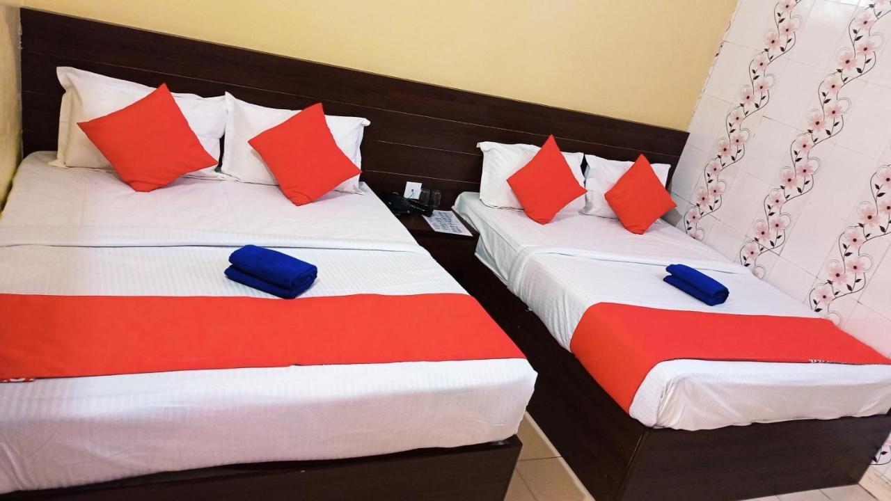 Hotel Om Palace - Couple Friendly & Local Id Accepted Divisione di Divisione di Jaipur Esterno foto