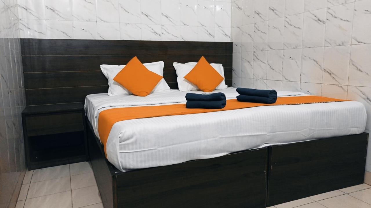 Hotel Om Palace - Couple Friendly & Local Id Accepted Divisione di Divisione di Jaipur Esterno foto